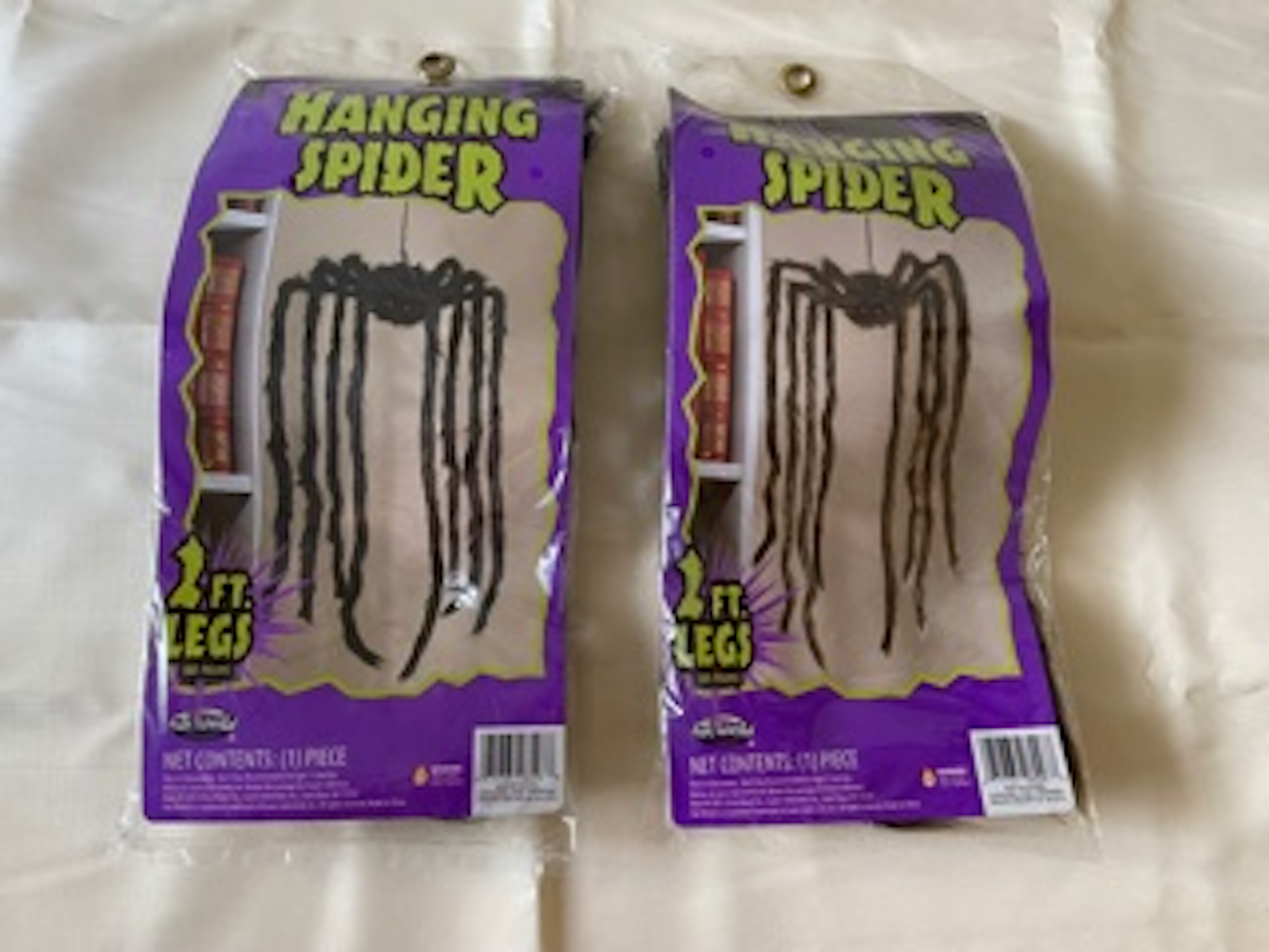 Hanging Spider with 2 Feet Legs